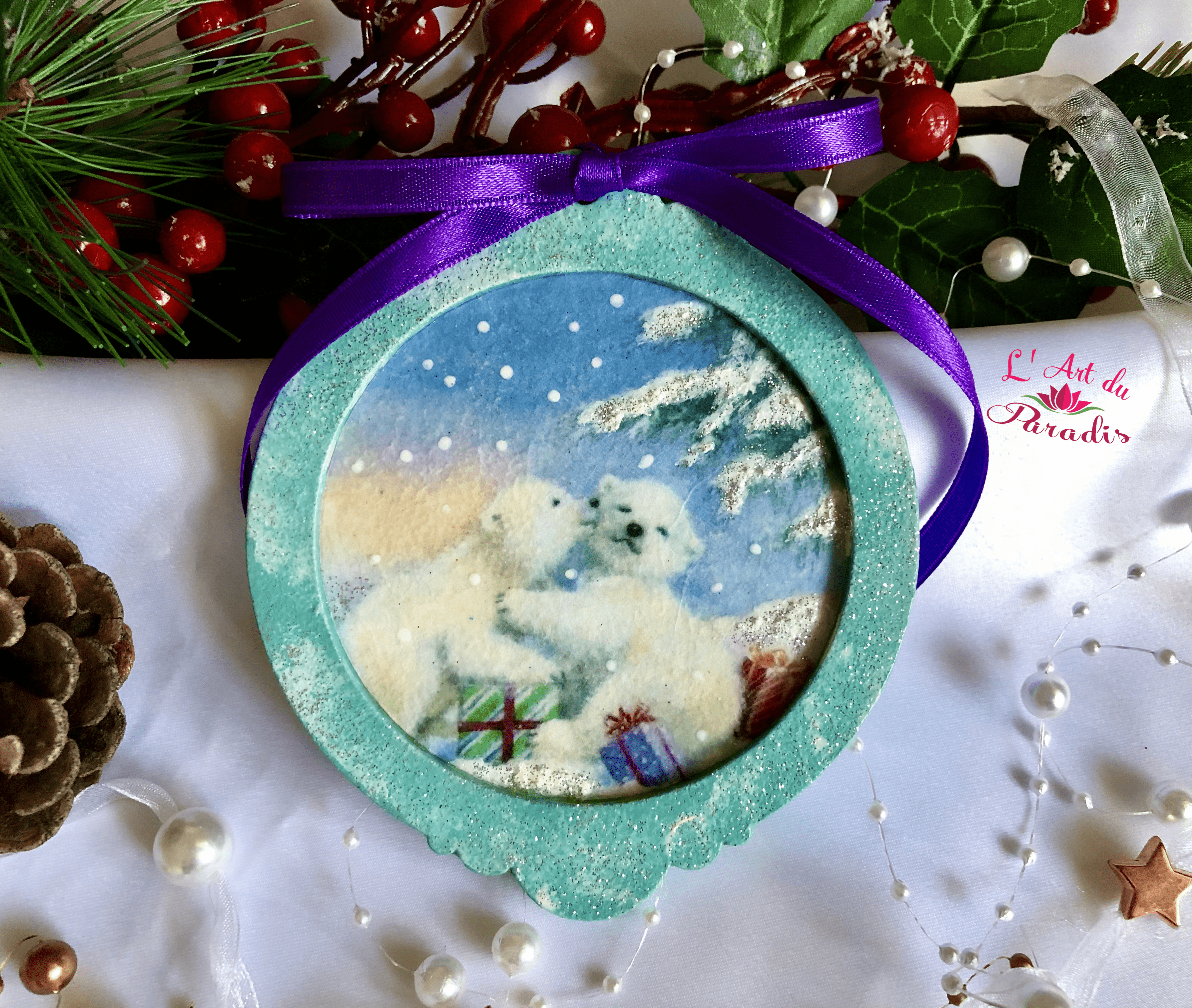 lart_love is in the snow-min lart_ornam_love_is_in_the_snow